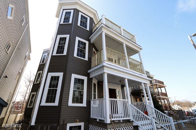 Building Photo - 40 Wayland St