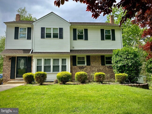 Building Photo - 99 Ivy Ave
