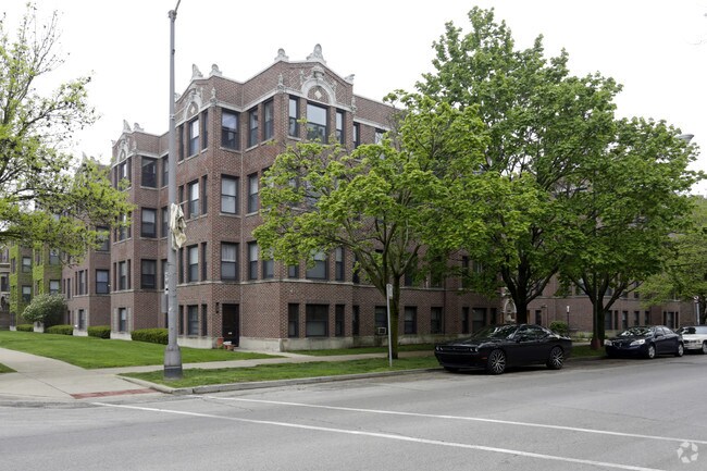Foto principal - 1101 E. Hyde Park Boulevard