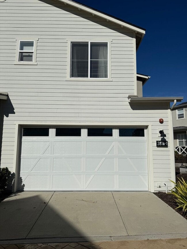 Building Photo - Gorgeous 3 Bed/3 Bath in Righetti Ranch Community SLO - Available NOW!!
