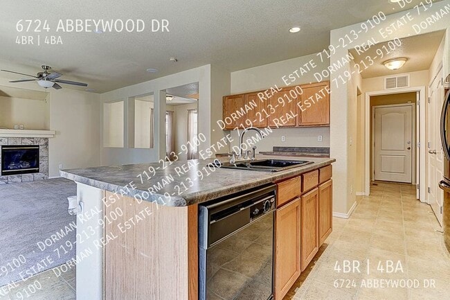 Foto del edificio - 6724 Abbeywood Dr