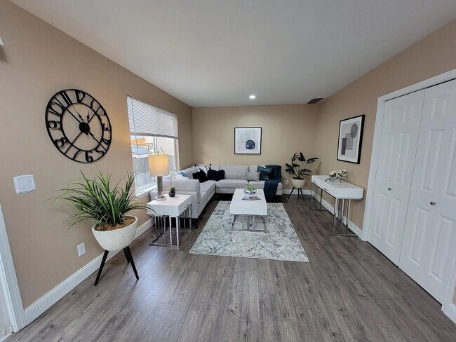 Building Photo - CLICK "REQUEST A TOUR" NOW!