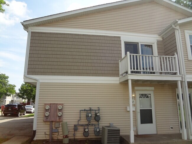 Foto del edificio - 1315 Exeter Ct