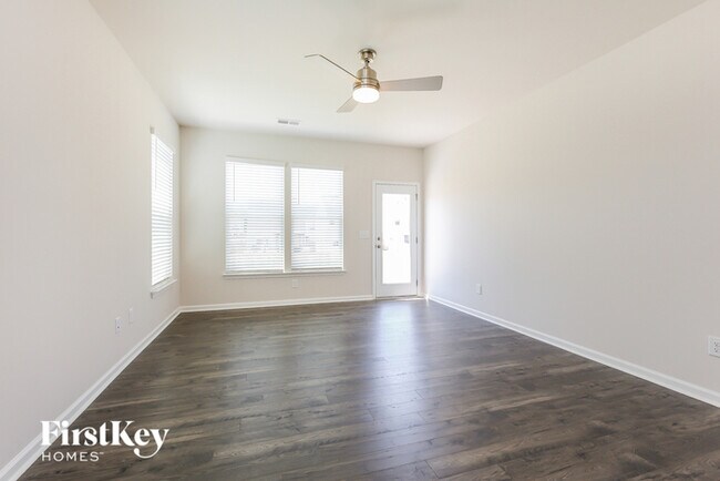 Building Photo - 611 Goldburn Wy