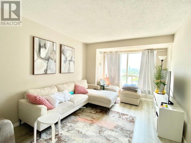 Photo du bâtiment - 1470 Midland Ave