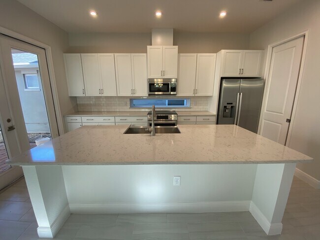 Building Photo - 8451 Nemours Pkwy