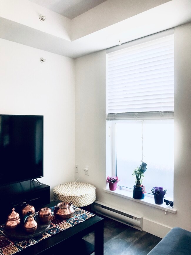 Building Photo - 2 Bedroom 1 Bath in Kies Place