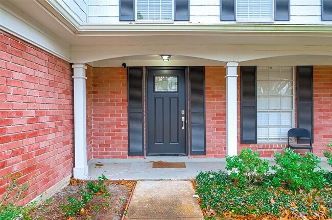 Building Photo - 21419 Highland Knolls Dr
