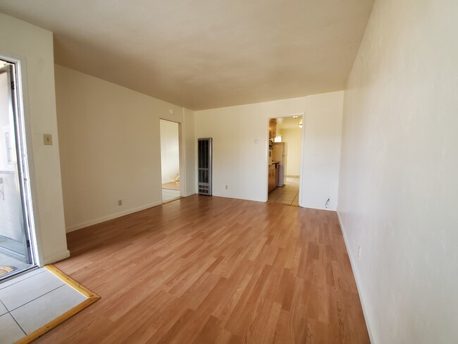 Polaris Apartments - 230 E San Salvador St