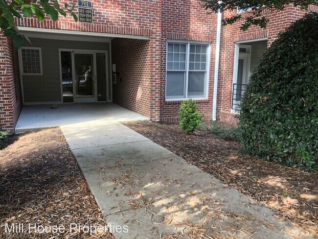 Foto del edificio - 1 br, 1.5 bath House - 701 Copperline