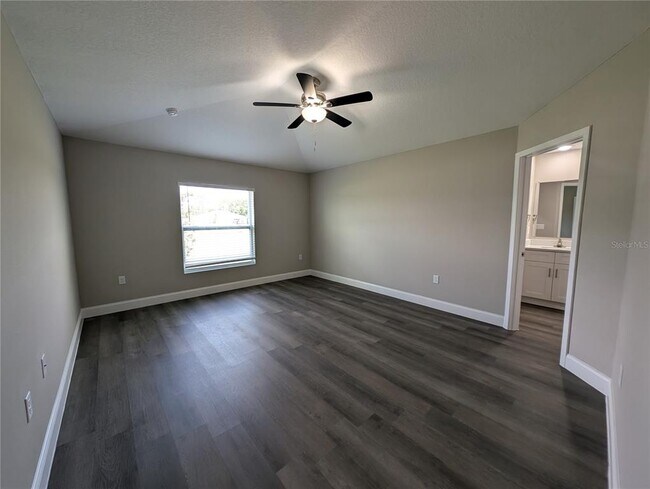 Foto del edificio - 1221 Vanderway Ln