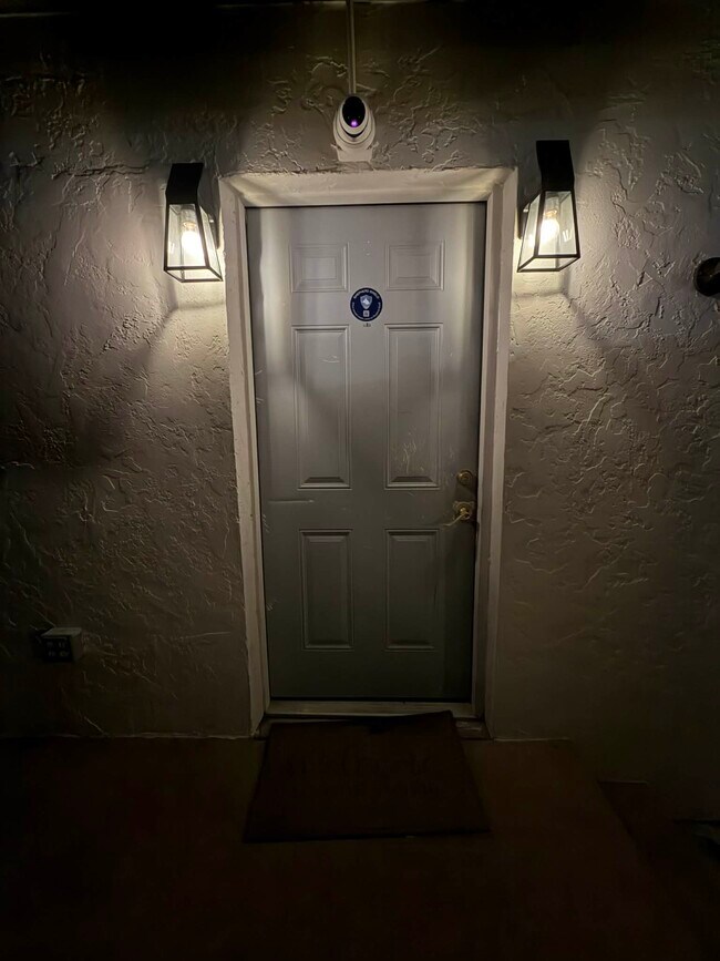 Foto del edificio - 6610 Golden Gate Pkwy