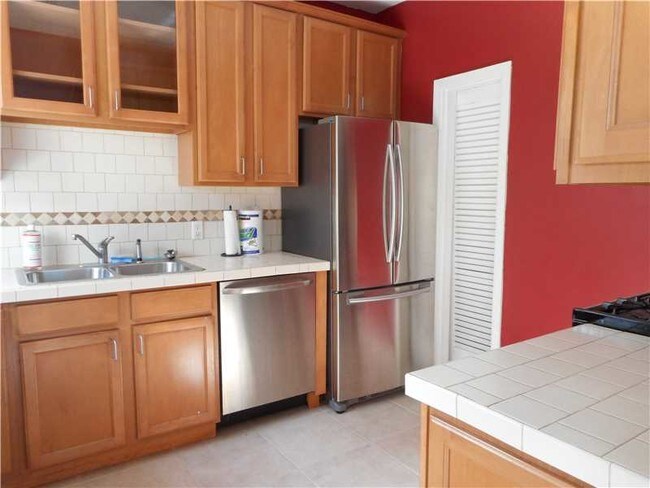 Building Photo - 1561 Marseille Dr