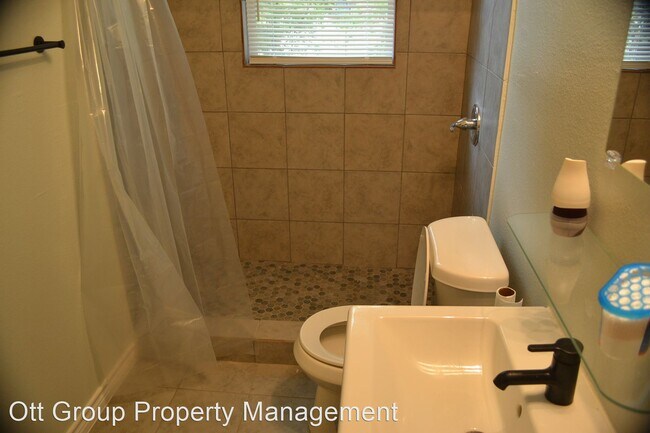 Foto del edificio - 1 br, 1 bath House - 428 E. Dean