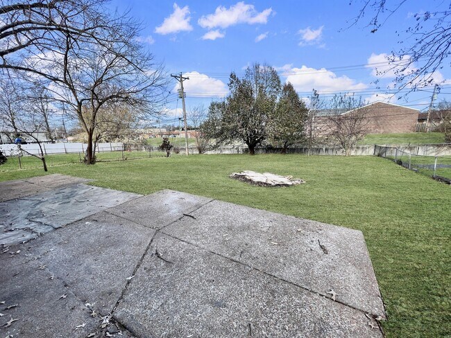 Foto del edificio - 1560 Bluefield Dr
