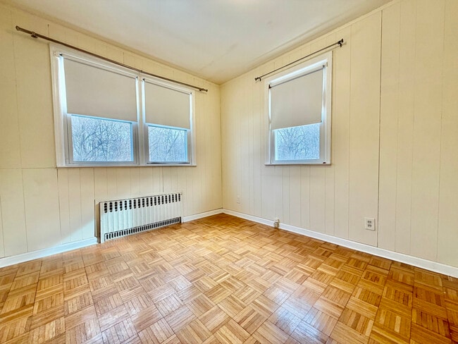 Building Photo - 187 Rockne Rd