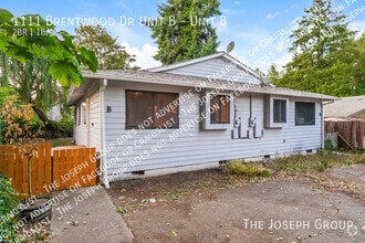 Building Photo - 1111 Brentwood Dr