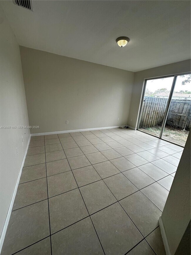 Foto del edificio - 2812 SE 16th Ave