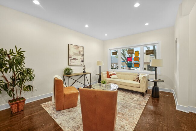 Foto del edificio - 2541 N 76th Ave