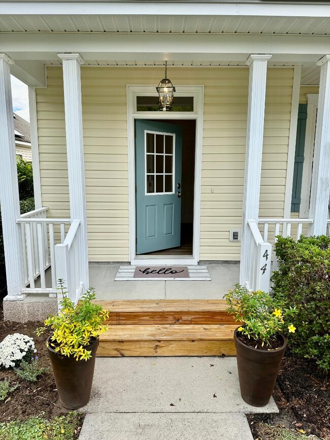 Building Photo - 44 Red Cedar St