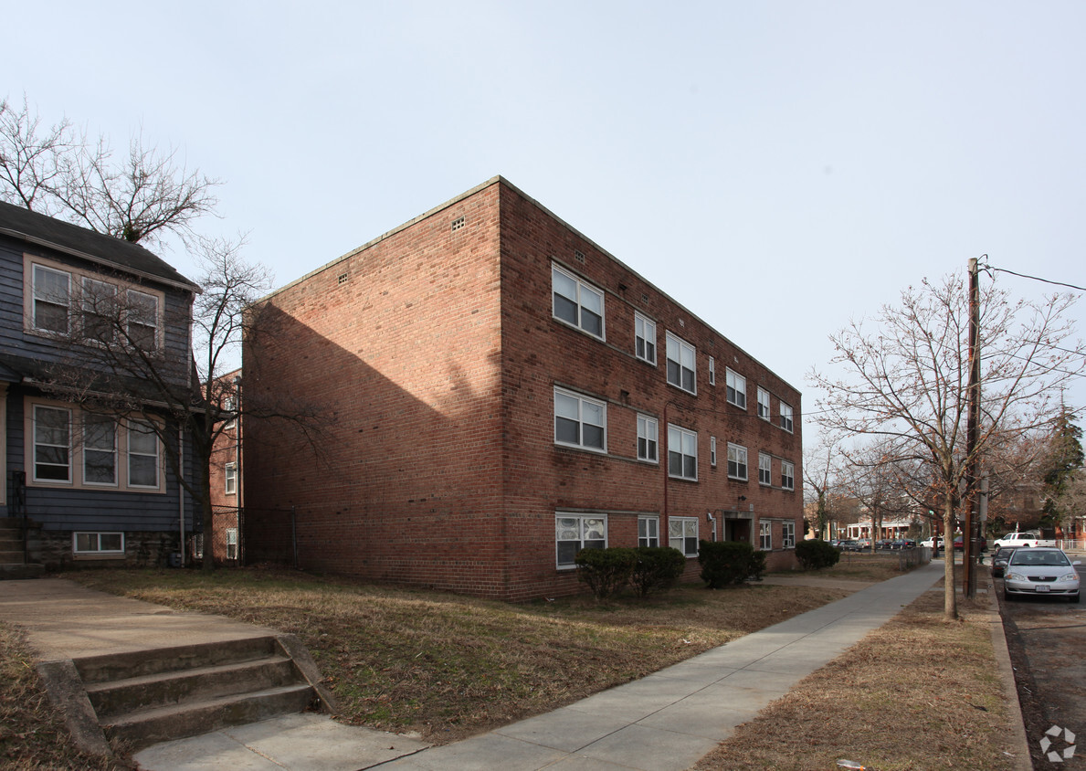 Building Photo - 1509 T ST Apartments