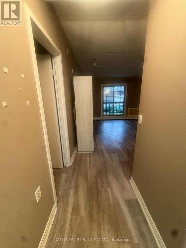 Photo du bâtiment - 24 Harris Ave