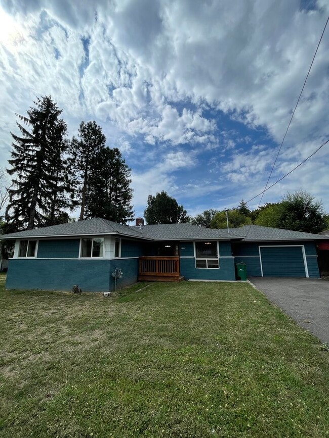 Building Photo - 1934 Homedale Rd