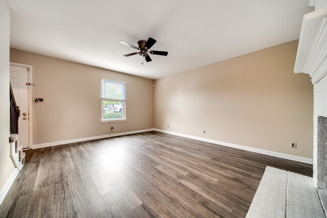 Foto del edificio - 219 Edgewood Dr