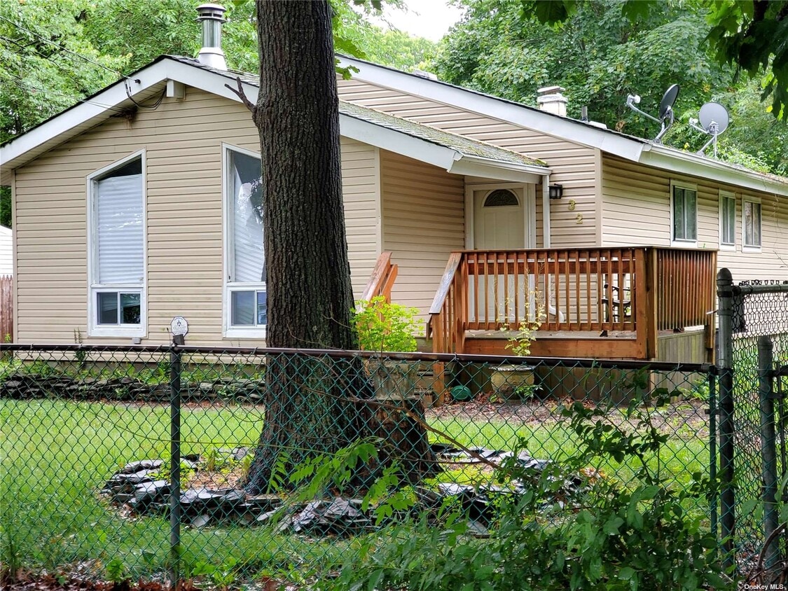 32 Hackensack Rd, Mastic Beach, NY 11951 House Rental in Mastic Beach