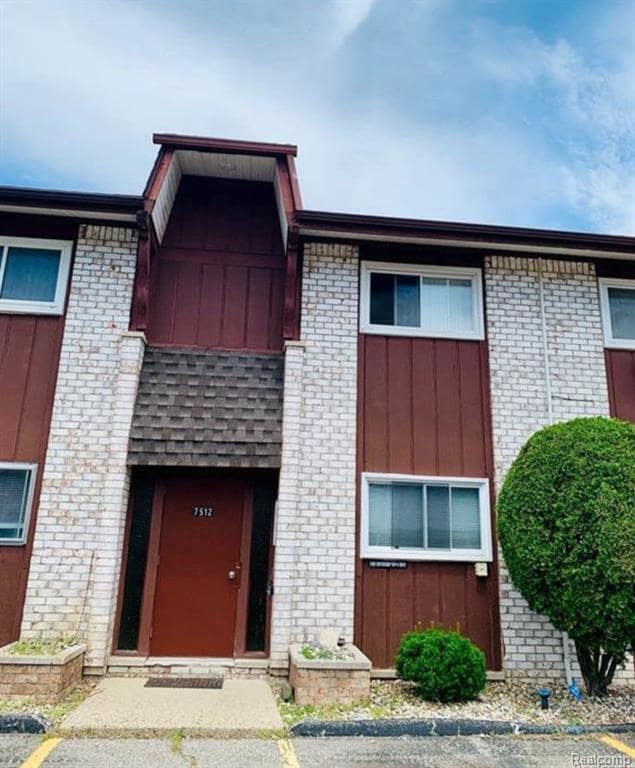 7512 Woodview St Unit 2, Westland, MI 48185 Condo for Rent in