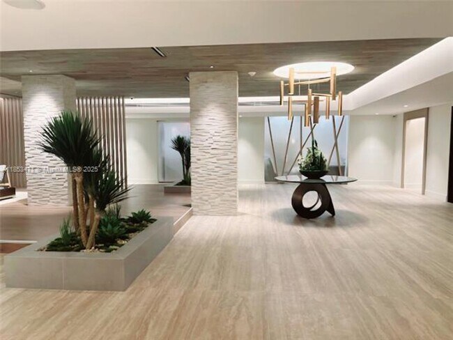 Foto del edificio - 2301 Collins Ave