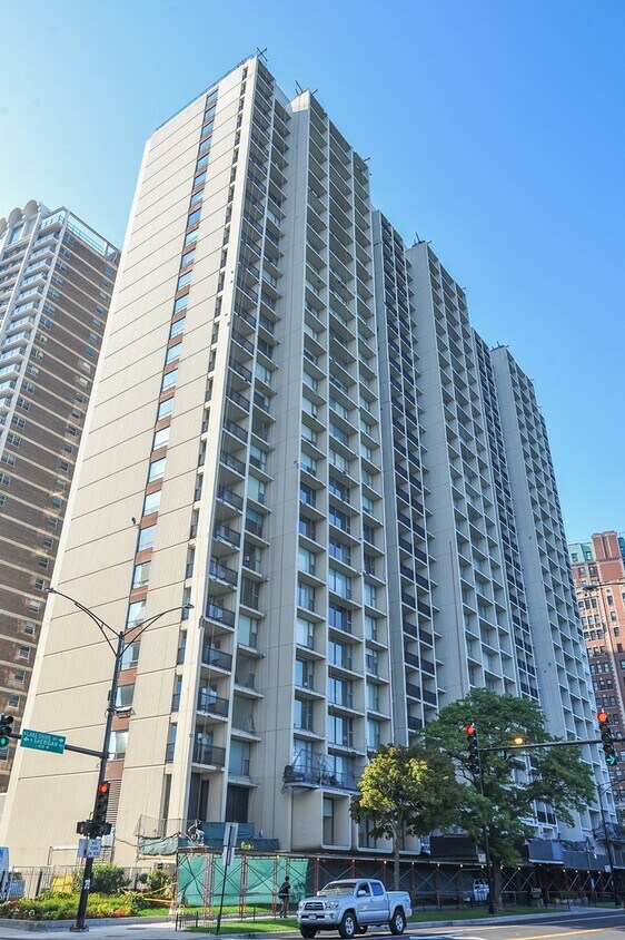 Primary Photo - 3200 N Lake Shore Dr