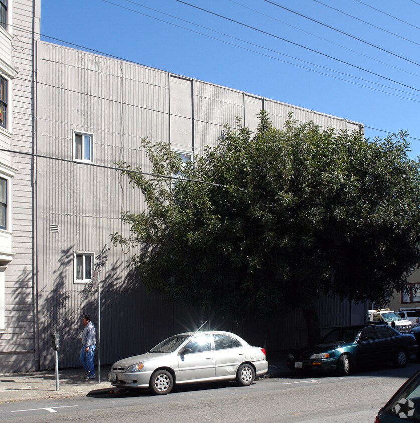 Building Photo - 994 Capp St