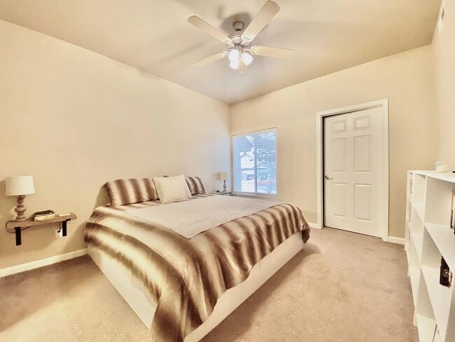 Building Photo - 6945 Ash Creek Heights
