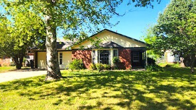 Building Photo - 3817 NW 60th St