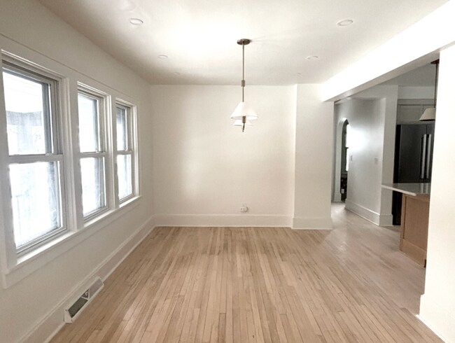 Foto del edificio - 1028 E Meadow Pl