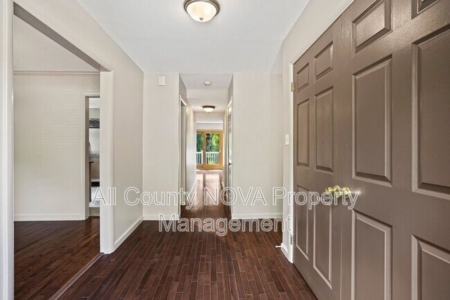 Foto del edificio - 6428 Earlham Dr