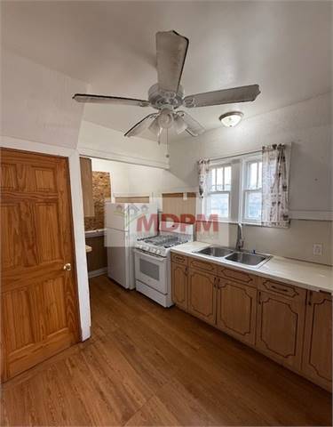 Foto del edificio - 12024 Cherrylawn St
