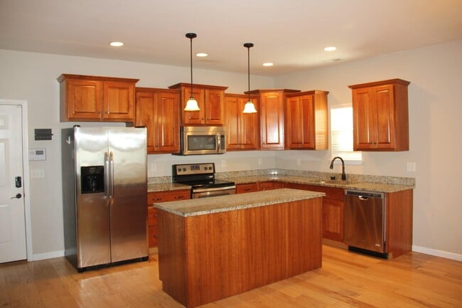 Building Photo - 1206 Stone Gate Cir NW