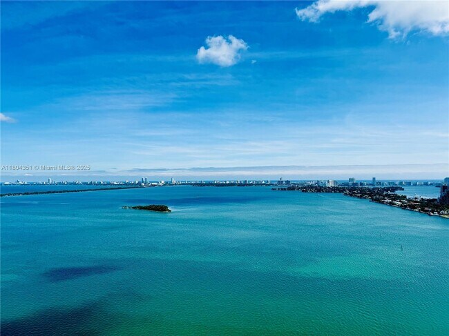 Foto del edificio - 2020 N Bayshore Dr