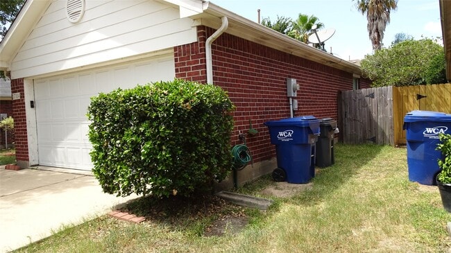 Building Photo - 17314 Glenmorris Dr