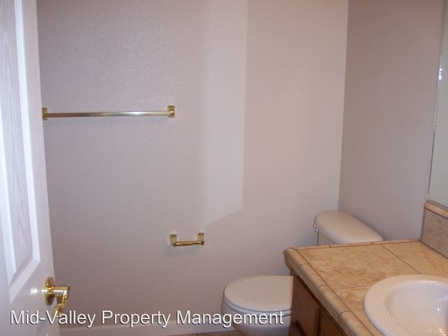 Building Photo - 3 br, 2.5 bath House - 1199 Goble Court
