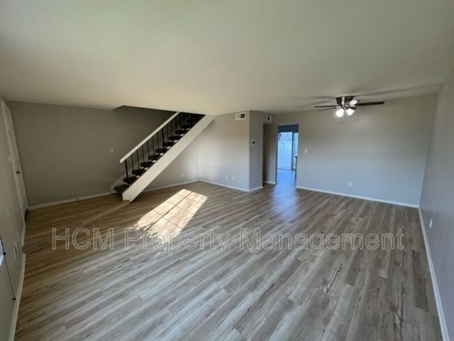 Foto del edificio - 19142 Haynes St