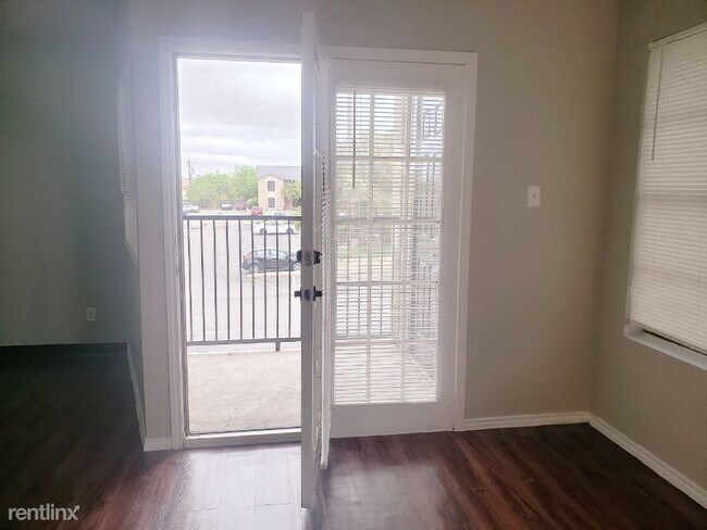 Building Photo - 1 br, 1 bath Apartment - 1000 Justice Way