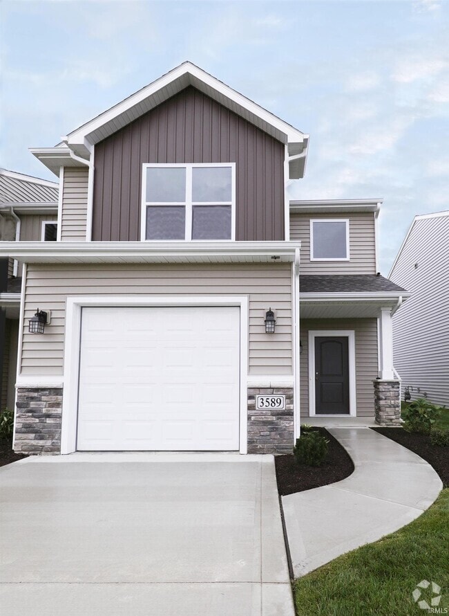 Building Photo - 3589 Canal Square Dr
