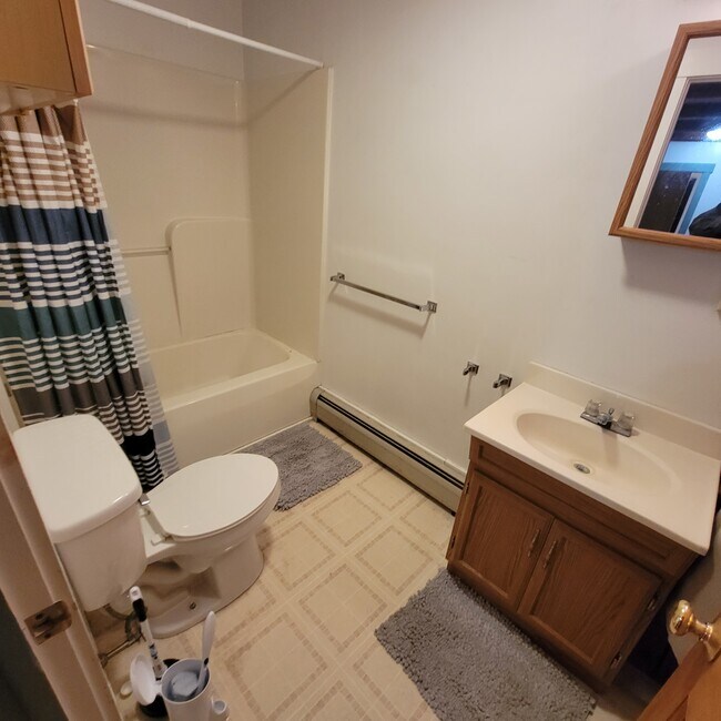 6169 Memorial Dr Unit Apt 2, Lyndonville, VT 05851 Apartments