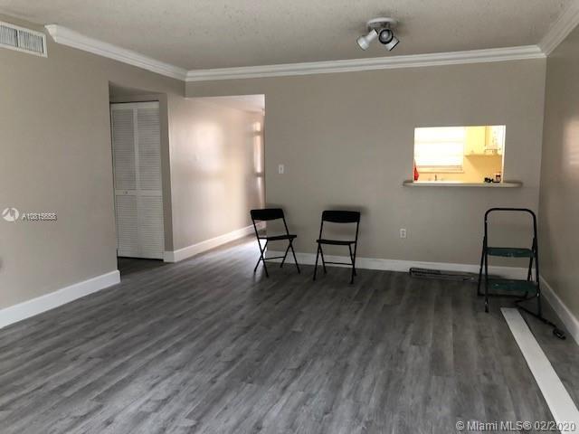 Building Photo - 403 NW 72nd Ave