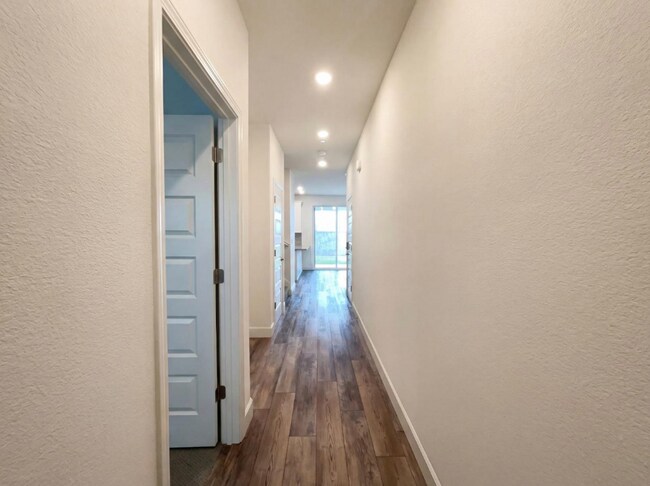 Building Photo - 2153 Lake Range Wy