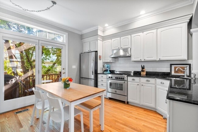 Foto del edificio - 10 S Sydney St