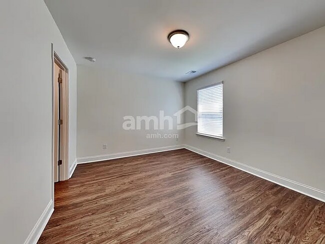 Foto del edificio - 288 Bering Ln